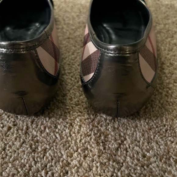 BURBERRY A+ CONDITION—Burberry flats. Rubber sole, THE neutral for every season! - Picture 3 of 7